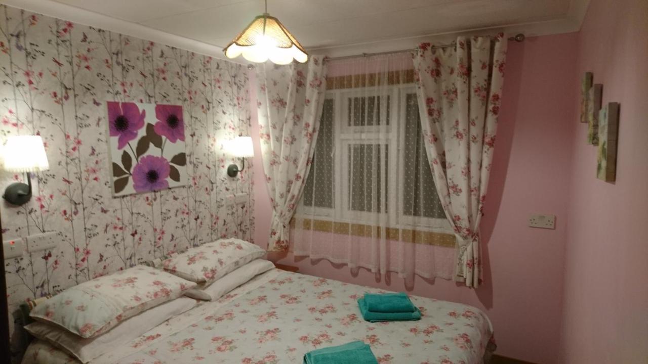 Scotland Paradise Relax Accommodation By Shooting Club Kirriemuir Balintore  Eksteriør billede